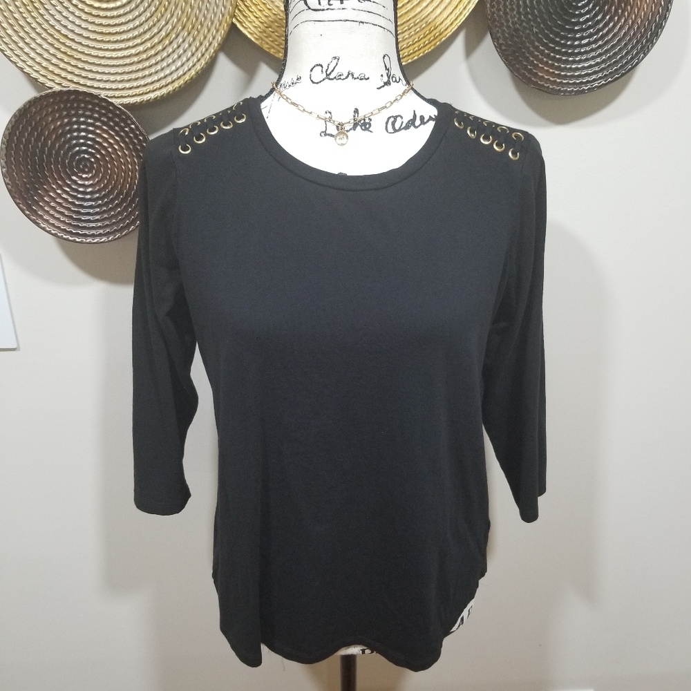 MICHAEL KORS T-SHIRT crew neck Color Black Size M, With Beautiful Gold Detail.